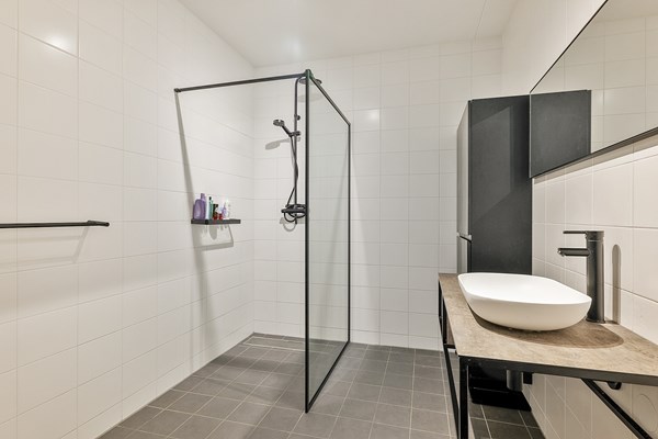 Medium property photo - Nida Senffstraat 11, 1095 MX Amsterdam